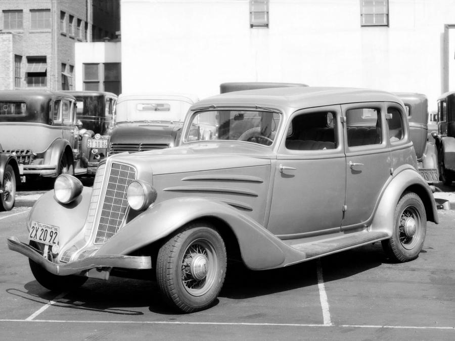  Auburn Standard Sedan 1934 года  (фото 1 из 2)